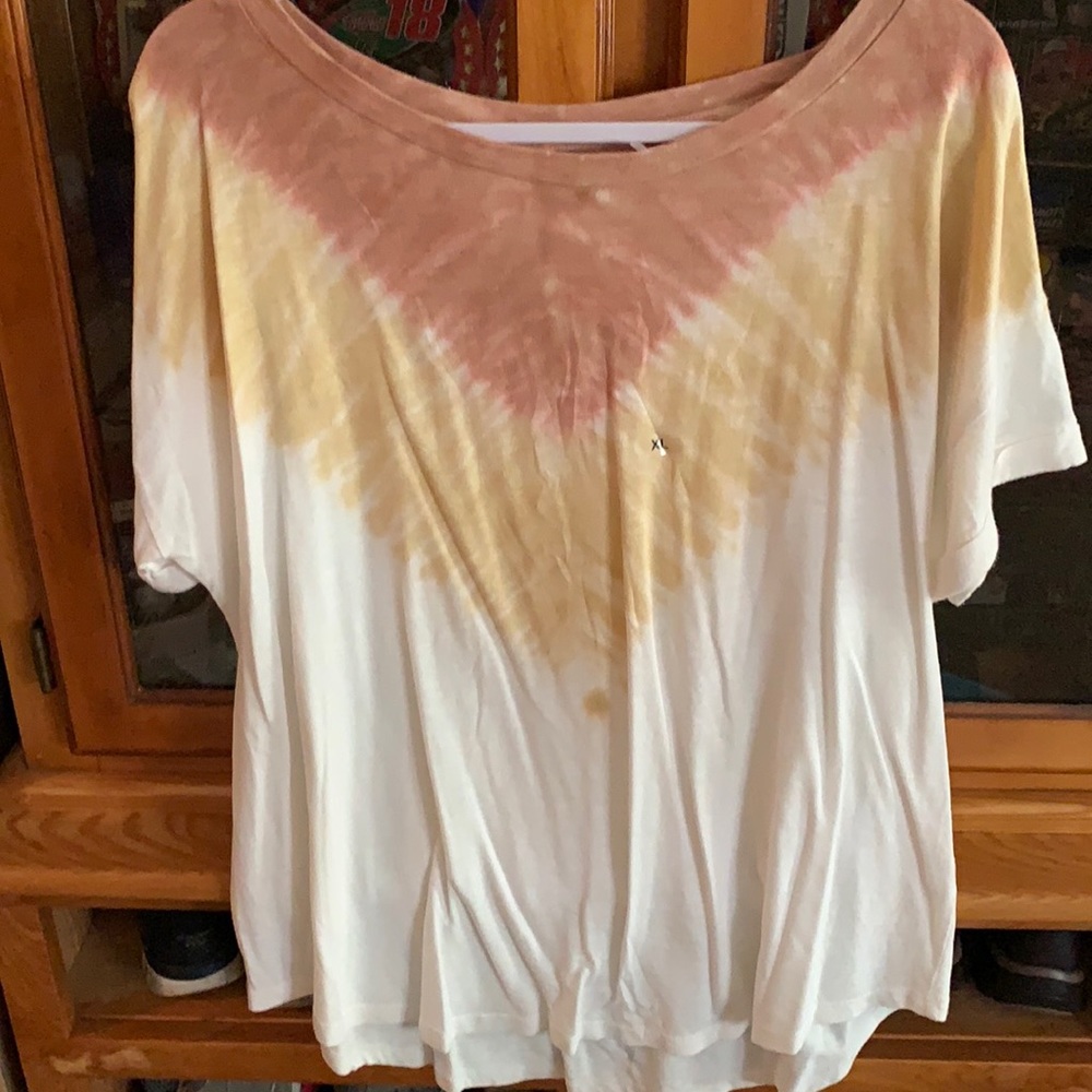 New xl wt shirt from Maurices